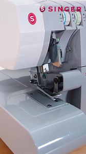 Prendre soin de sa surjeteuse, c’est la garder longtemps ✨⁠ ⁠ Dans cette vidéo, on vous montre comment bien entretenir votre surjeteuse pour qu’elle reste fluide, performante… et prête à relever tous vos défis couture 💪⁠ ⁠ Un petit rituel simple, rapide, et essentiel pour prolonger la vie de votre machine 🧵⁠ ⁠ Prenez soin de votre surjeteuse… elle vous le rendra bien ✂️⁠ ⁠ https://www.singerfrance.com/surjeteuses-recouvreuses/56-hd405s-7393033112059.html | SINGER France