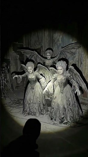 Abandoned Dracula & His Brides – Forgotten Animatronics in the Dark Van Helsing Horror Short