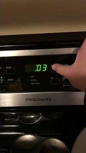 Setting the oven timer
