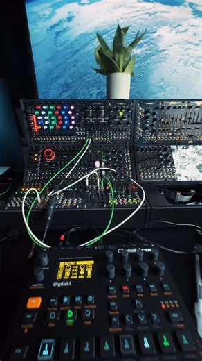 TLM Audio I Eurorack Modules on Instagram: "I’m currently testing the Shikensa from ST Modular. 🎛️ It is a 5-stage CV and trigger sequencer with some nifty features. It is not yet available in the shop. A few new modules await you in the new year. Maybe you’ve already seen the other one in our story. 🎛️ 🎄Follow us so you don’t miss any information about new releases. I’m using the new 9U - 66HP Happy Modular case, which will also be released in the new year. #eurorack #modularsynth #tlmaudio 