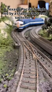Texas & Pacific freight train Classic EMD road switcher pulling a manifest through the canyon. #texasandpacific #emd #diesellocomotive #freighttrain #modelrailroad modeltrain railroadhistory | ModelTrain HO