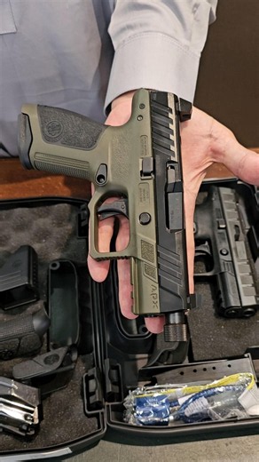 9mm Beretta APX A1 Pistol quick Unboxing. #shorts #9mmpistol #beretta