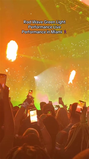 Rod Wave: Green Light Live Performance in Miami