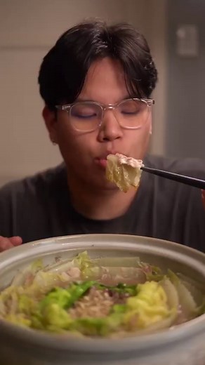 Pork and Cabbage Mille Feuille Hot Pot (Inspo from @abouttoeat ) Ingredients Broth * 2 lbs beef bones * 2 lbs pork bones * 2.5 inch piece ginger * 4 scallions(cut into thirds) * 5 cloves garlic(smashed) * 4 dried shiitake mushrooms * 1/4 cup shaoxing wine * 20 cups water * Salt to taste Hot Pot * 1 larch napa cabbage * 1.5 lbs thinly sliced pork * Enoki mushrooms * Shimeji mushrooms Sauce * 2 tbsp green onion(sliced) * 1 clove grated garlic * 1 tsp sugar * 2 tbsp soy sauce * 2-3 tbsp sacha sauce