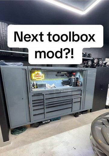 Enhance Your Toolbox with Struts for Side Locker Doors