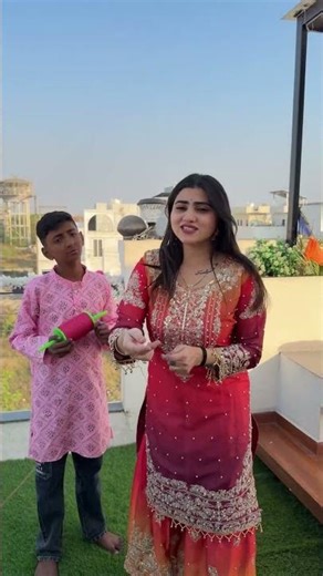 Introducing the "VitaWear SmartBand," a next-generation wearable gadget🎉