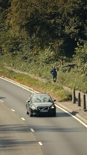 Sir Mo Farah is ready to go the distance so you don't have to - with Sprint he'll have your order with you in as little as 20 minutes! | Screwfix | Facebook