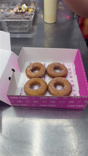 Donut Box of 4 — Yum Yum Special Mix Box