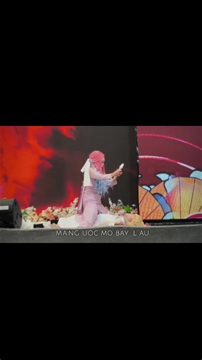 Mizi và Luka trong Alien Stage Cosplay