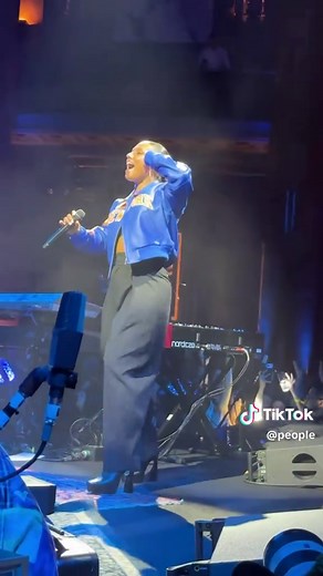 Alicia Keys ‘Empire State of Mind’ Live in NYC After Knicks Championship
