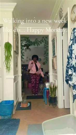 Walking into a new week like dis.. Happy Monday! #challenge #dance #walking