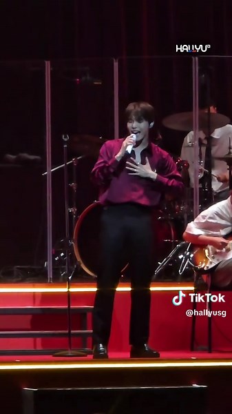 Doyoung Sings Perfume Live in Singapore