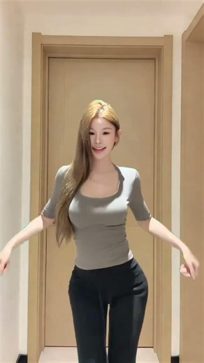 Fashion Trend Alert: Today's Outfit OOTD with Cool Dance Move