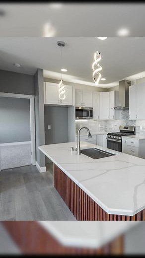 14 reactions |  Custom Craftsman Dream Home! ✨ This stunning 5 bed,...