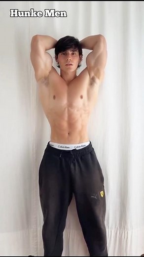 1% better every day#aesthetic#muscle#motivation#posing#abs#chest#biceps#model#body#hunk#gym#bulge