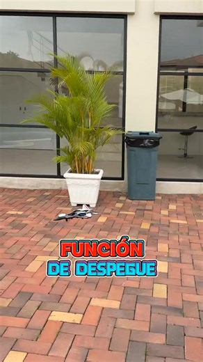 23K views · 186 reactions | ✈️ ¡En Tía llegó el nuevo avión a control remoto! Prepárate para despegar con horas de diversión, maniobras increíbles y pura emoción en el aire. ¡Encuéntralo en tu Tía más cercana!  | Almacenes Tía | Facebook