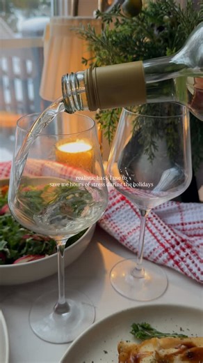 Kayla Cappiello on Instagram: "#Ad #WonderPartner Here’s my realistic dinner hack I swore I’d never admit… ordering in. Yep. I said it. I cook SO MUCH during a normal week that by the time holiday chaos hits, something has to give. I still want a cozy meal, but I want zero work. I need a break. I actually felt like that scene in Mrs. Doubtfire where she plates takeout and everyone thinks it’s homemade… and that is EXACTLY the vibe of Wonder’s Winter Warms collection. Cozy, comforting, no-effort 