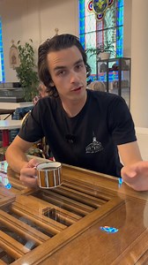 Café gratuit en semaine à partir de maintenant et pour tout le mois de novembre! Aucun achat requis. On vous attend en grand nombre!!!☕️ | Le Saint-Crème