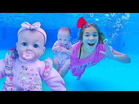 Splish Splash! Maggie and Her Doll Have Pool Fun