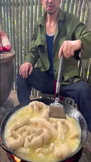 An old chef frying crispy delicious pig intestines with chili #cooking#mukbang#asmr#USA #part1