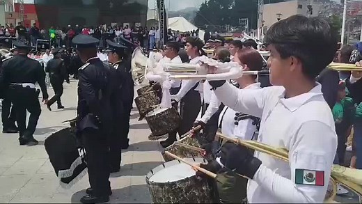 Un poco de hoy: Leones y Bandas