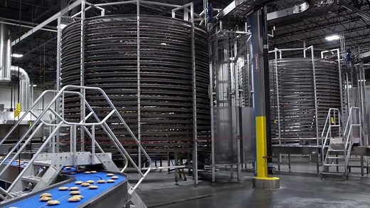 MORE PIE PLEASE! 🥧 | Phantom Gourmet