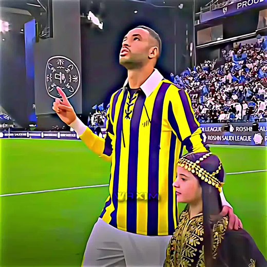 يوسف النصيري وياسين بونو: منافسة مغربية قوية