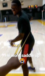 "I don't hear you girl" 😂 Julius Randle's hilarious workout with his trainer, Amoila Jamil Cesar. | Ballislife