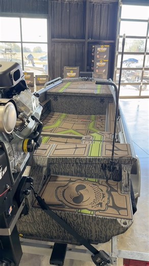 Jeremy Roberts on Instagram: "GatorTail Savage in a high deck with a Gator Tail 40 XD and custom SeaDek from Southern Cooler Co. We have Southern lite Leds sitting on go if you want different lighting. #gatortailoutboards #gatortail #duckboat #ledlights #fyp #southernmudhuntsville #boat #alabama #southernmud #duckhunting @gator_tail_outboards @gatortail_nation"