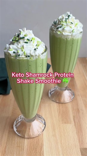 Bringing some luck to your feed with this #Keto Shamrock #ProteinShake that's #Atkinsapproved! Check out our website for the full #recipe 🍀 [link in bio]
