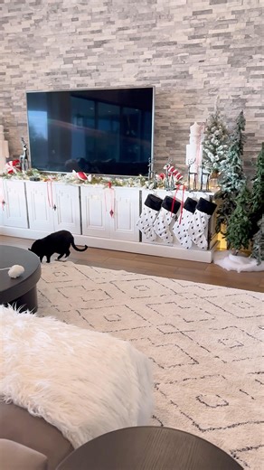 184K views · 3.5K reactions | Is anyone else decorating for Christmas this weekend? Here’s a little peppermint themed Christmas inspo for you! #Christmas #christmastree #christmastreedecorating #homedecor #modernfarmhouseglam | Modern Farmhouse Glam | Facebook