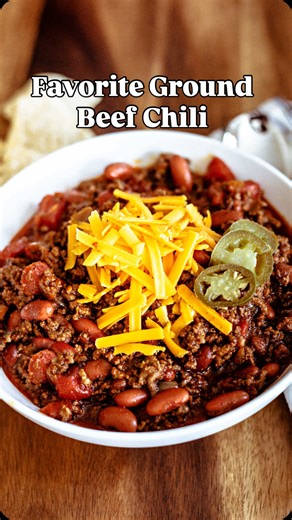 When I set out to create this 30-minute Ground Beef Chili Recipe, I wanted something quick but full of depth that tastes like it’s been simmering all day — without all the effort and this chili recipe delivers every time! Comment RECIPE and I’ll send the link right away! https://lifeloveandgoodfood.com/easy-ground-beef-chili/ #lifeloveandgoodfood #chili recipes | Life, Love, and Good Food by Sheila Thigpen
