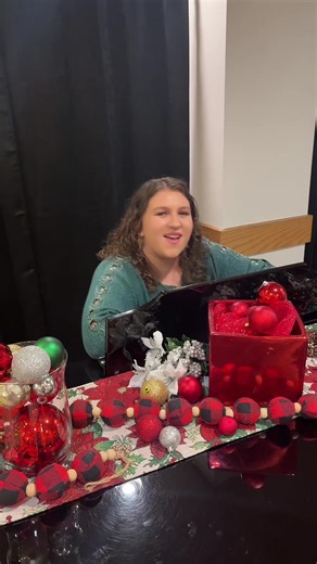 Alice Nelson Music (@alice_nelson)’s videos with Mistletoe Kiss - Alice Nelson