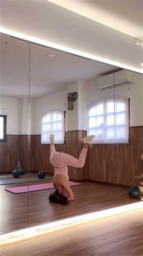 #split #handstand #workout #ballet #yoga
