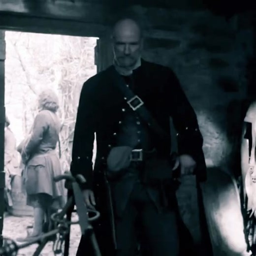 1.2K views · 103 reactions | Outlander characters serving runway vibes #Outlander | Outlander-Jamie and Claire Fraser | Facebook