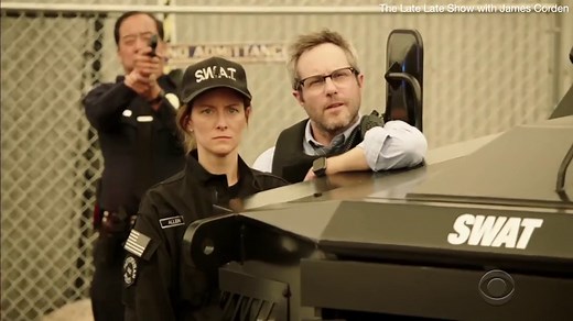 James Corden & Niall Horan 'walk 500 miles' in Proclaimers sketch