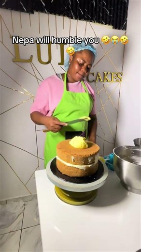 Nigeria nepa 😂#cake #cakedecorating #cakestyle #birthdaycake #funnyvideo