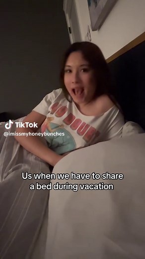 just kidding its a queen bed @🤍 #fyp #friends #BestFriends #bed