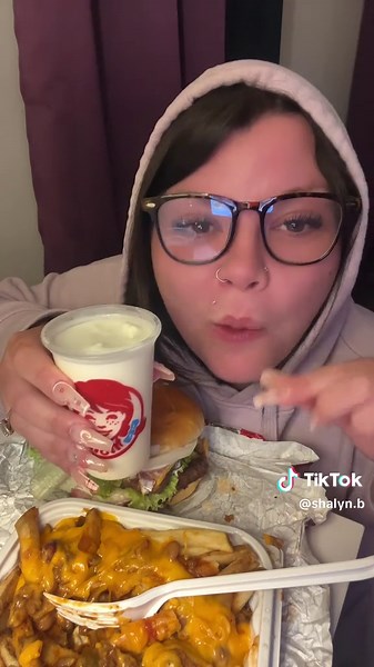 Wendy's Mukbang with Chili Cheese Fries and Hamburger ASMR
