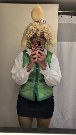 j'adore cosplay on Instagram: "@planetanimekc day 1 fit check 🐶✨ i now understand the astronomical levels of thirst the average Isabelle cosplayer faces #animalcrossingcosplay #isabellecosplay #nintendoswitch #cosplay #animalcrossing"