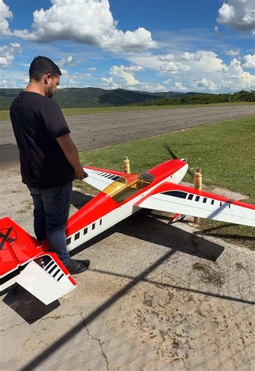 Extreme Flight Extra 300 V1 Maiden Flight Success