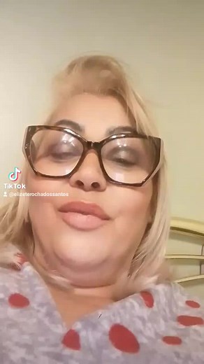 Blonde Hair Fashion: Stylish Polka Dot Outfit Ideas