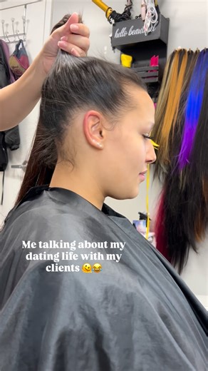 Jessup, Maryland 📍 on Instagram: "I know my girls think I run the TIGHTEST ship 😫😂 Yall see how flat that install is tho ?? I gotta stick to BUSINESS so y’all can walk around with the BEST installs 😌 Single weft microlink install using 26in & 28in of my loose wave bundles custom colored to match her hair for her birthday 🥰 #marylandhairstylist #dmvhairstylist #explorepage #viralreels #jessuphairstylist #dmvbraider #trendingreels #sewin #dmvbraids #marylandbraiders #microlinkextensions #weav