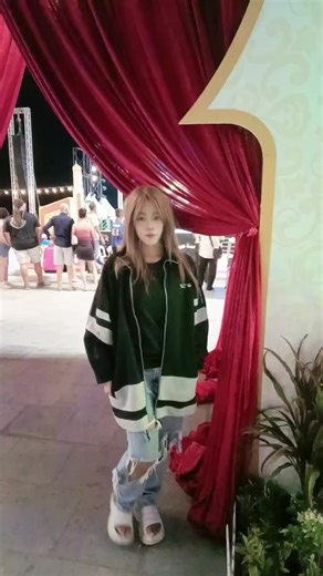 วิดีโอของ Pome_IKB (@pome_ikb) พร้อมเพลง 눈송이 춤송 (Snowflake Dance Song) - 즐거운 어린이 노래 - 쥬쥬키즈