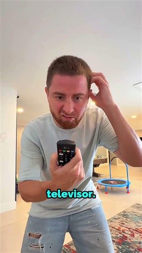 They Stole His Remote Batteries… and He Fixed It With Aluminum Foil and Just One Battery 😄