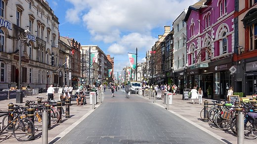 How is the high street fighting back? - Retailing – WJEC  - GCSE Geography Revision - WJEC - BBC Bitesize