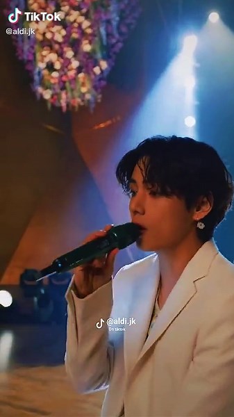 BTS Taehyung's Stunning Live Performance Highlights
