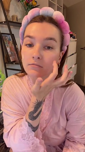 Voiceover for Jade's Makeup Routine by Her Roommate