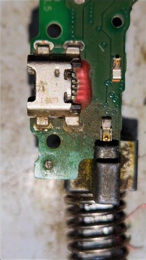 Replace Easley Charging Jake #shorts #repair #soldering #minecraft #microsoldering