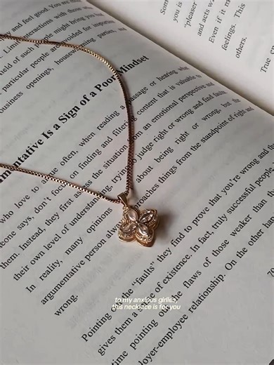 Discover the Benefits of a Rotatable Necklace